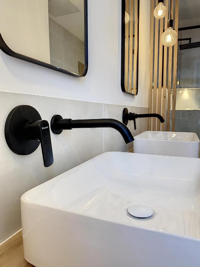 AppartChic - appartement standing - plein Centre&Parking privé Créon Esterno foto
