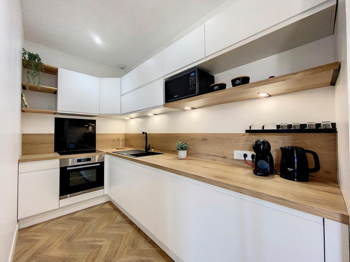 AppartChic - appartement standing - plein Centre&Parking privé Créon Esterno foto