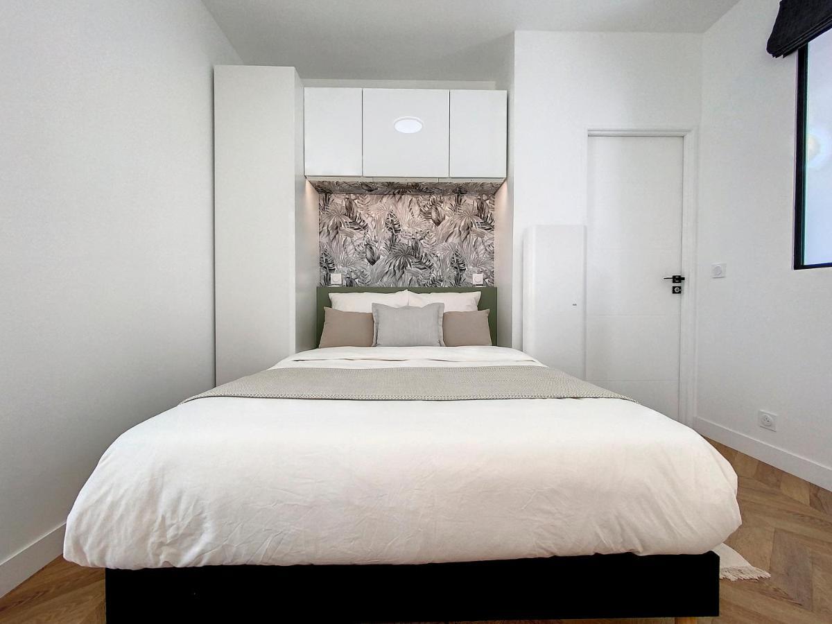 AppartChic - appartement standing - plein Centre&Parking privé Créon Esterno foto